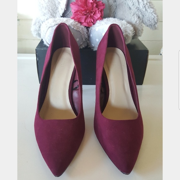 Pointy Heels - Picture 5 of 5